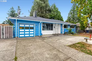 2236 SE 185th Ave, Portland, OR 97233 - Photo 2