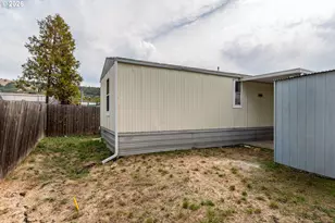 581 NE Alameda, Roseburg, OR 97470 - Photo 26