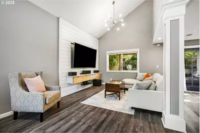 2418 SW Nebraska St, Portland, OR 97239 - Photo 6