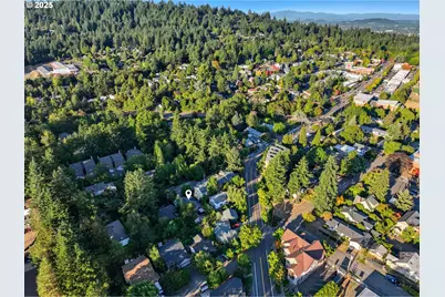 2418 SW Nebraska St, Portland, OR 97239 - Photo 36