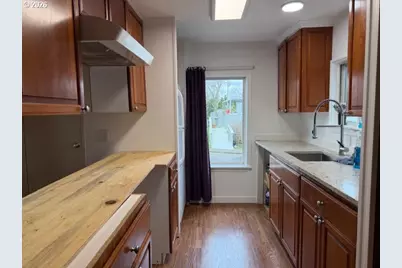 16901 SE Division St #36, Portland, OR 97236 - Photo 2