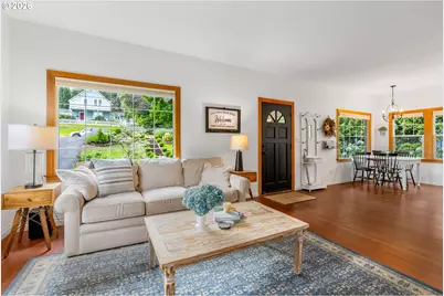 1204 State St, Hood River, OR 97031 - Photo 8