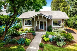 1204 State St, Hood River, OR 97031 - Photo 2