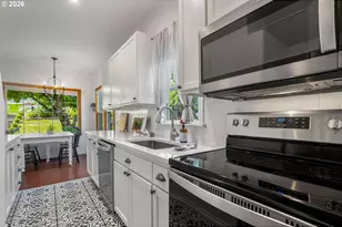 1204 State St, Hood River, OR 97031 - Photo 18