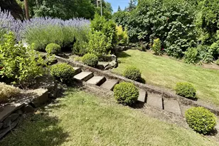 1204 State St, Hood River, OR 97031 - Photo 4