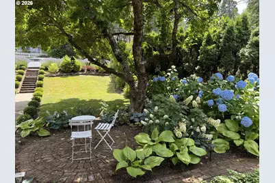 1204 State St, Hood River, OR 97031 - Photo 6