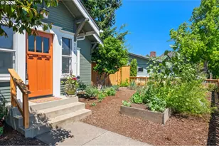 918 C St, Springfield, OR 97477 - Photo 4