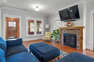 918 C St, Springfield, OR 97477 - Photo 10