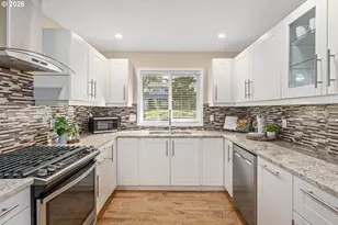 17 Touchstone, Lake Oswego, OR 97035 - Photo 6