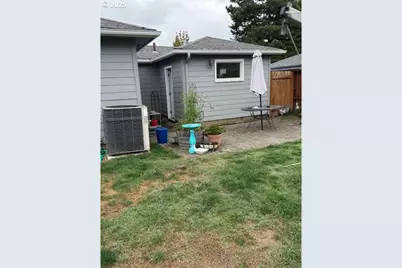 111 SE Anne St, McMinnville, OR 97128 - Photo 4