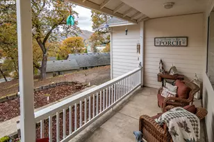 487 SE Dos Gatos Ct, Roseburg, OR 97470 - Photo 4