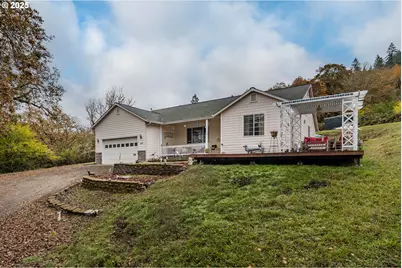 487 SE Dos Gatos Ct, Roseburg, OR 97470 - Photo 2