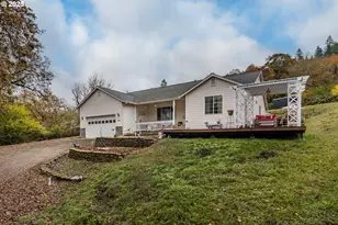 487 SE Dos Gatos Ct, Roseburg, OR 97470 - Photo 2