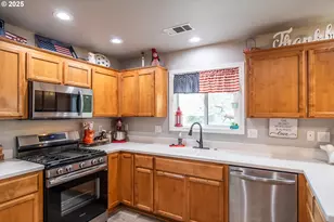 487 SE Dos Gatos Ct, Roseburg, OR 97470 - Photo 12