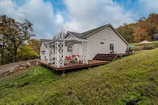 487 SE Dos Gatos Ct, Roseburg, OR 97470 - Photo 34