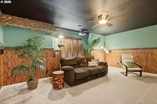 9025 N Dogwood St, Camas, WA 98607 - Photo 32