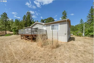 895 Mulberry Ln, Roseburg, OR 97471 - Photo 12