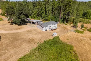 895 Mulberry Ln, Roseburg, OR 97471 - Photo 1