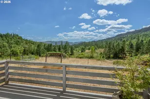895 Mulberry Ln, Roseburg, OR 97471 - Photo 10