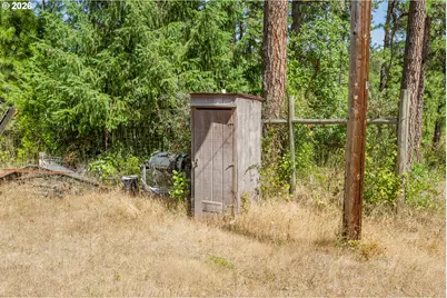 895 Mulberry Ln, Roseburg, OR 97471 - Photo 20