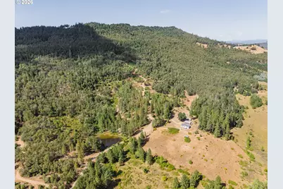 895 Mulberry Ln, Roseburg, OR 97471 - Photo 2