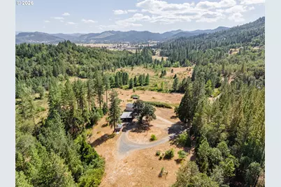 895 Mulberry Ln, Roseburg, OR 97471 - Photo 6