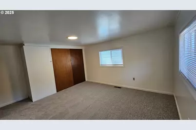 47861 Commercial St, Oakridge, OR 97463 - Photo 18