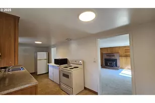 47861 Commercial St, Oakridge, OR 97463 - Photo 10