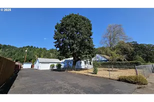 47861 Commercial St, Oakridge, OR 97463 - Photo 2