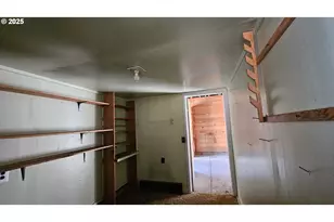 47861 Commercial St, Oakridge, OR 97463 - Photo 24