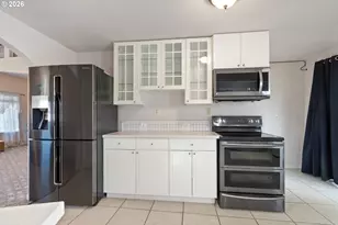 1403 5th St, Tillamook, OR 97141 - Photo 8