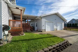 1403 5th St, Tillamook, OR 97141 - Photo 30