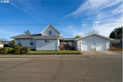 1403 5th St, Tillamook, OR 97141 - Photo 2