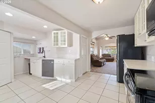 1403 5th St, Tillamook, OR 97141 - Photo 8