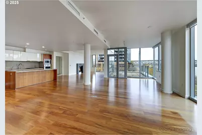 841 S Gaines St #319, Portland, OR 97239 - Photo 6