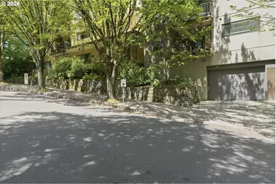 2021 SW Main St #41, Portland, OR 97205 - Photo 44
