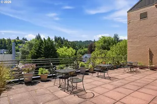2021 SW Main St, Portland, OR 97205 - Photo 26