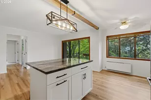 2021 SW Main St, Portland, OR 97205 - Photo 14