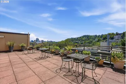 2021 SW Main St #41, Portland, OR 97205 - Photo 24