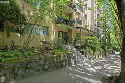 2021 SW Main St #41, Portland, OR 97205 - Photo 2