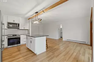 2021 SW Main St, Portland, OR 97205 - Photo 12