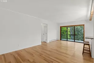 2021 SW Main St, Portland, OR 97205 - Photo 6