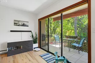 2021 SW Main St, Portland, OR 97205 - Photo 14