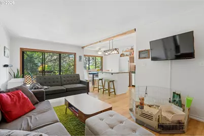 2021 SW Main St #41, Portland, OR 97205 - Photo 4