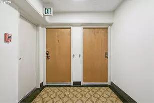 2021 SW Main St, Portland, OR 97205 - Photo 36