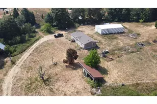 911 Tunnel Rd, Glendale, OR 97442 - Photo 2