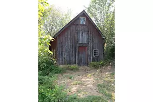 911 Tunnel Rd, Glendale, OR 97442 - Photo 12