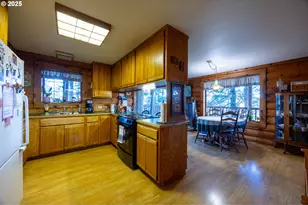 173 Park St, Glide, OR 97443 - Photo 10