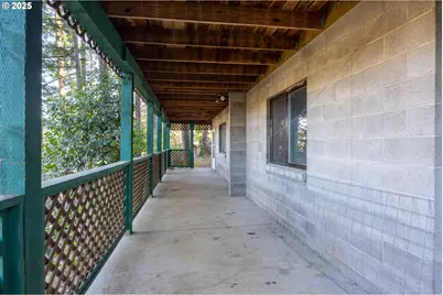 173 Park St, Glide, OR 97443 - Photo 16