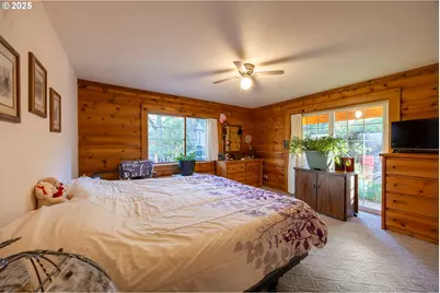 173 Park St, Glide, OR 97443 - Photo 8